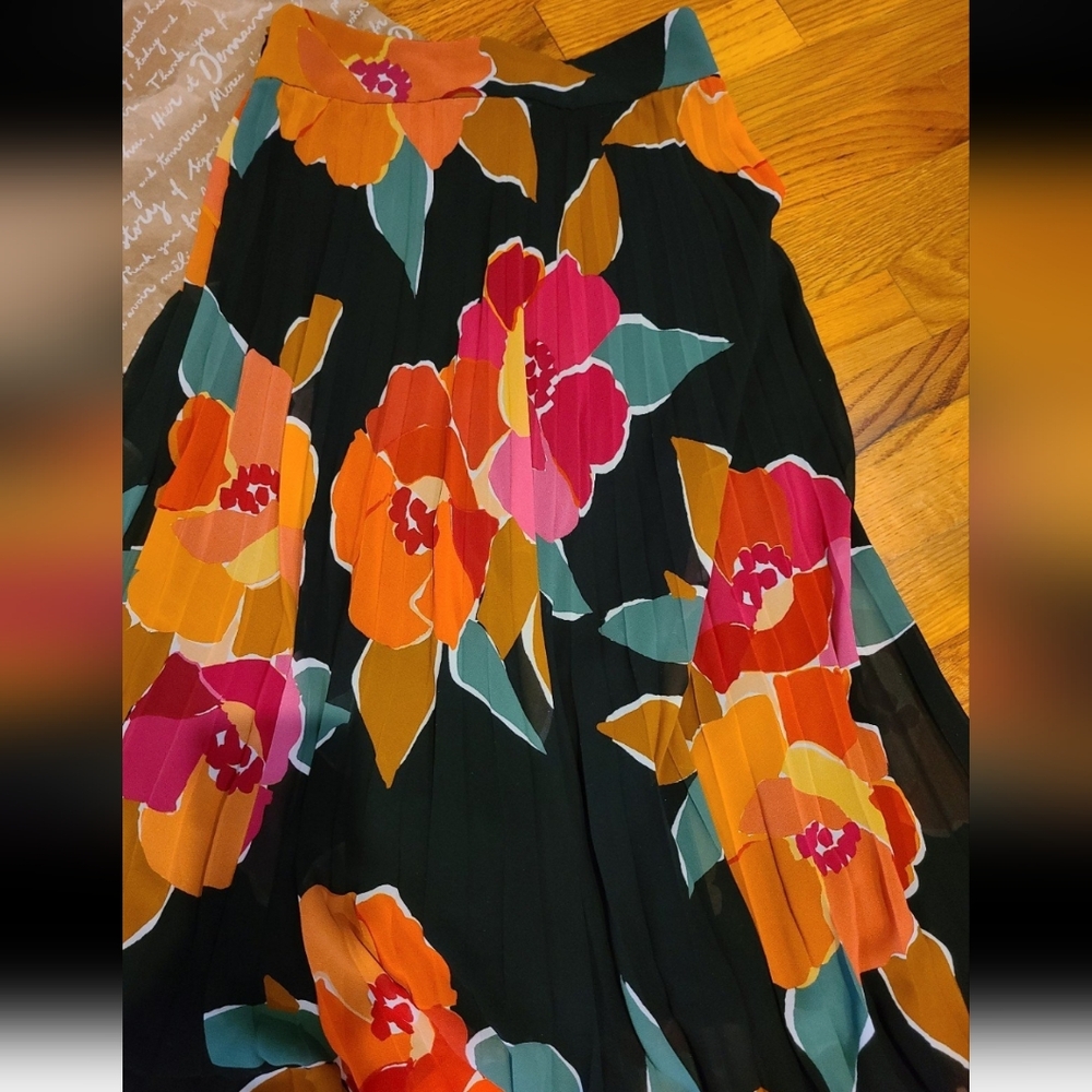 Sezane Dino Skirt - Picture 2 of 7